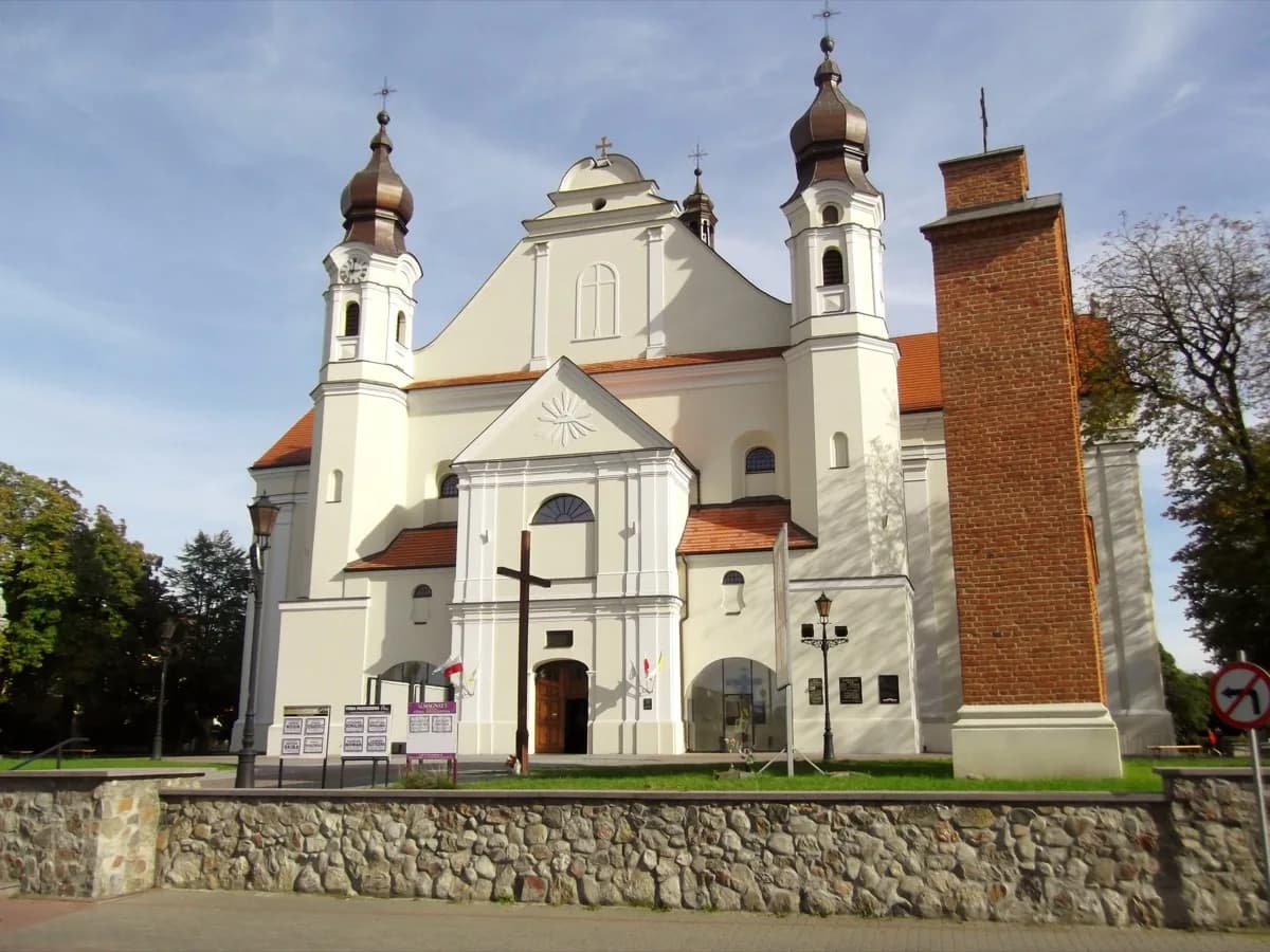 Kościół NMP i św. Michała Archanioła w Łasku