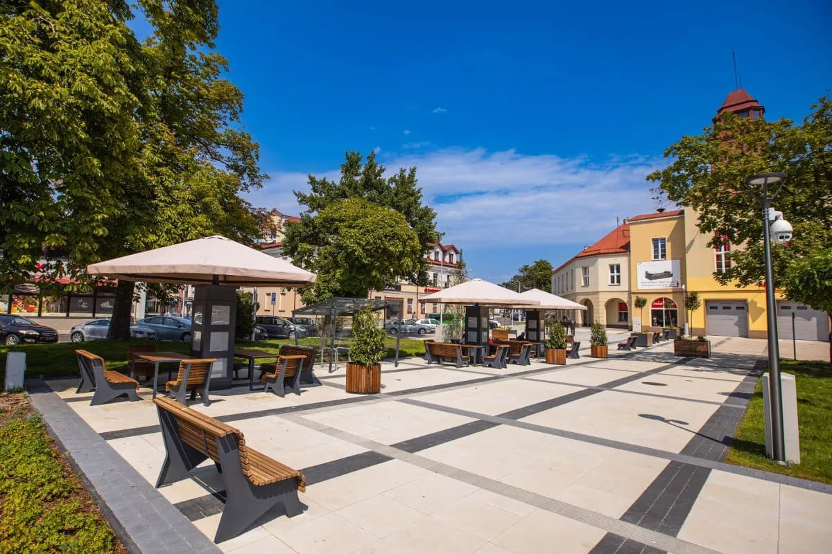 Ratusz i centrum Rawy Mazowieckiej